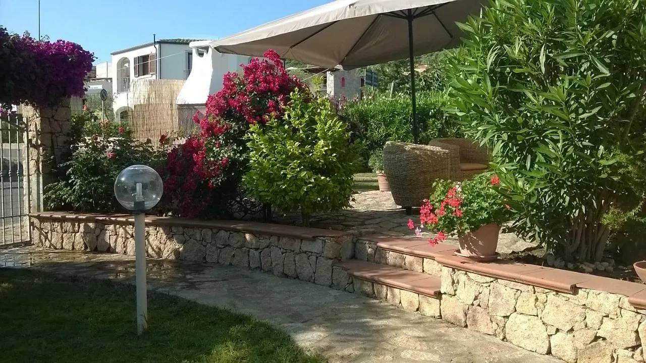 Betty Vacanze Badesi 0*,  Italia